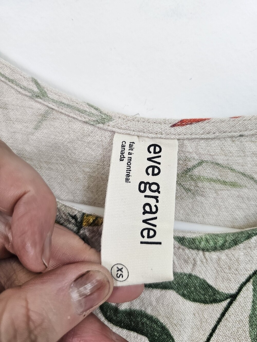 Eve Gravel "Creatures In The Garden " Whimsical Insect Botanical Crop Top Linen - Picture 7 of 9